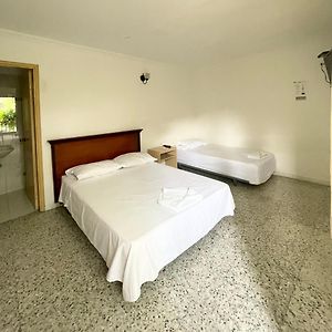 Habitación Económica con 2 Camas Individuales